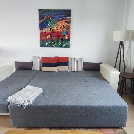 Central, Cozy, 15 Min Walk To The Beach, Fast Wi-Fi, Free Parking, 4Ppl Bodrum Bagian luar foto