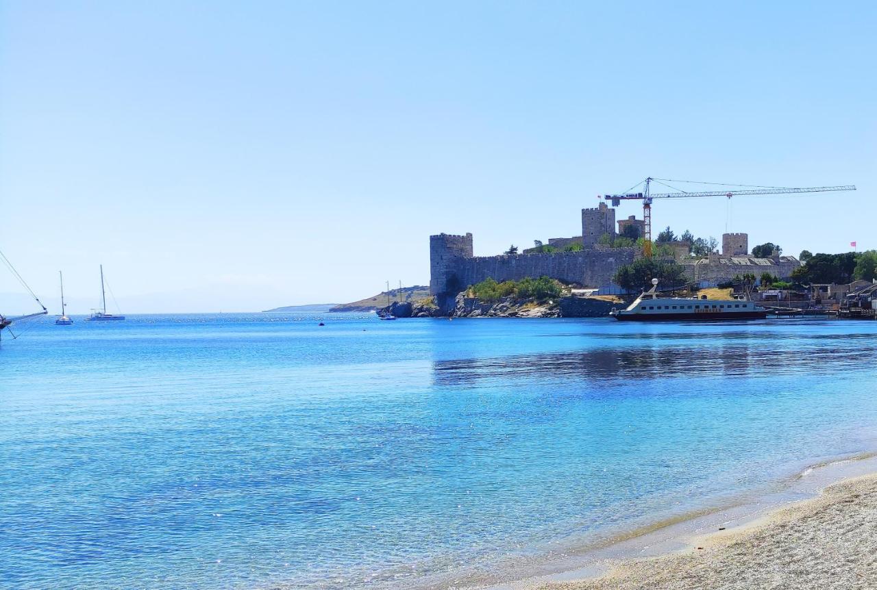 Central, Cozy, 15 Min Walk To The Beach, Fast Wi-Fi, Free Parking, 4Ppl Bodrum Bagian luar foto