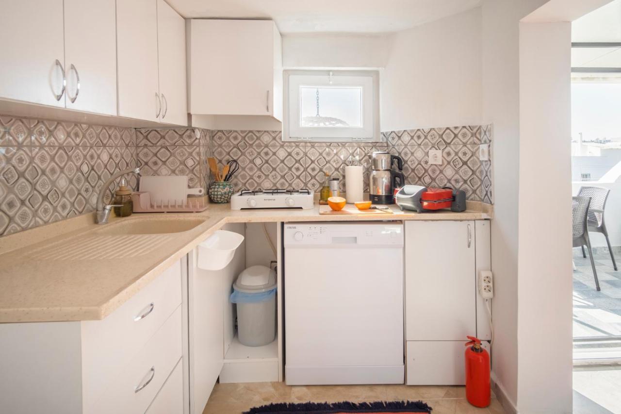 Central, Cozy, 15 Min Walk To The Beach, Fast Wi-Fi, Free Parking, 4Ppl Bodrum Bagian luar foto