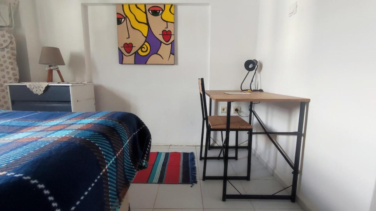 Central, Cozy, 15 Min Walk To The Beach, Fast Wi-Fi, Free Parking, 4Ppl Bodrum Bagian luar foto