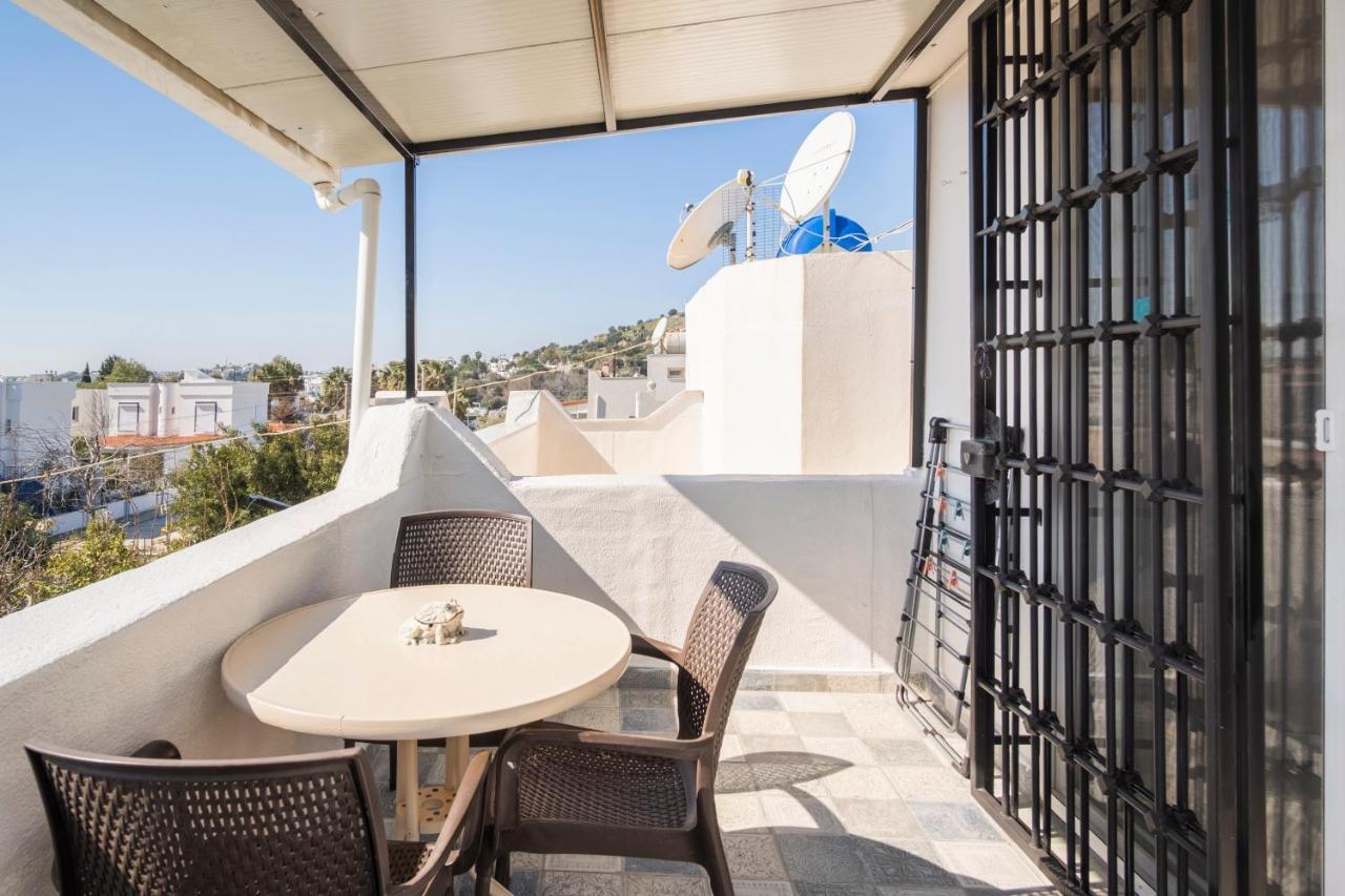 Central, Cozy, 15 Min Walk To The Beach, Fast Wi-Fi, Free Parking, 4Ppl Bodrum Bagian luar foto